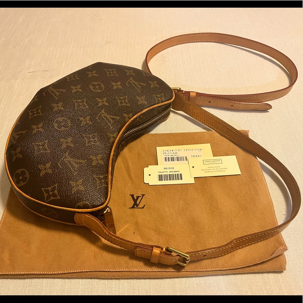 Authentic Louis Vuitton Pochette Croissant PM